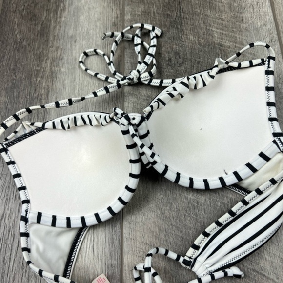 34A VS White/Black Stripe Bikini Top - Picture 6 of 12